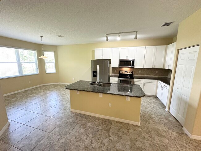 Building Photo - 6 Prince Eric Ln