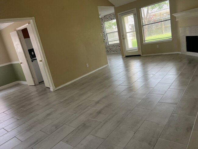 Building Photo - 5618 Village Arbour Dr