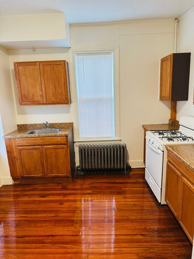 Building Photo - 2nd Floor 1 Bedroom West End of York City