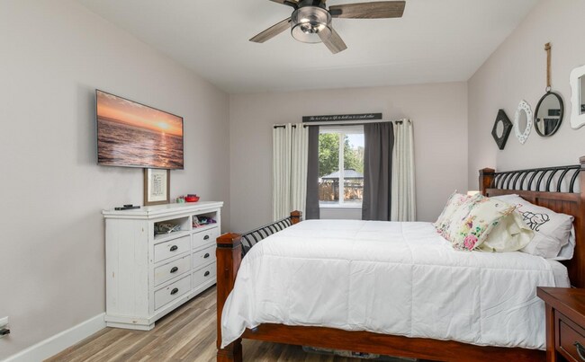 Building Photo - 404 Settler Dr