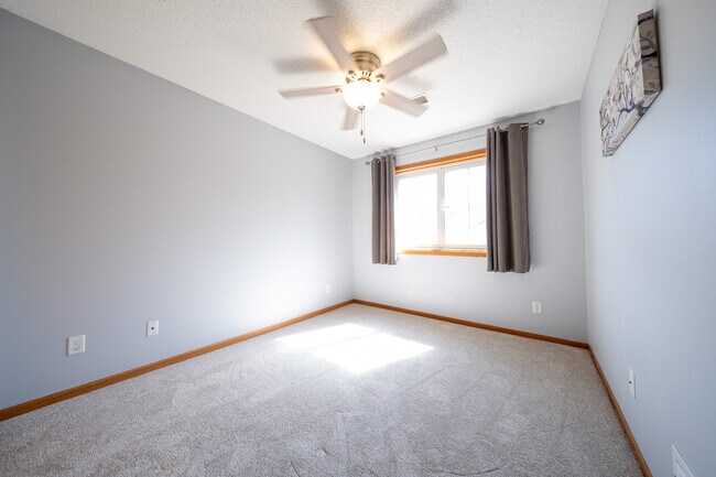 Building Photo - 1039 Fillmore Cir NE