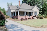 Building Photo - 610 N Ridge Ave