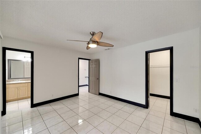 Building Photo - 6301 Newtown Cir