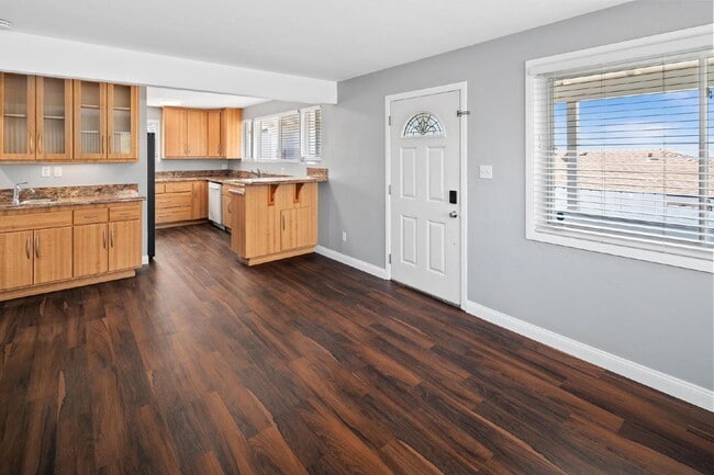 Building Photo - Remodeled San Diego Gem: 2-Bedroom + Den H...