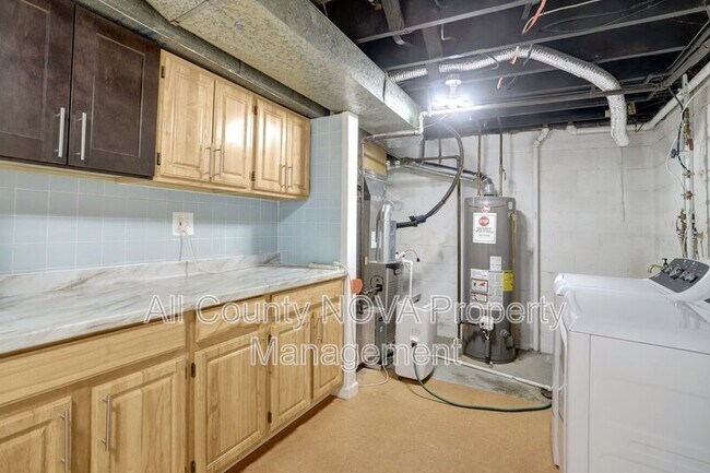 Building Photo - 3353 Ardley Ct