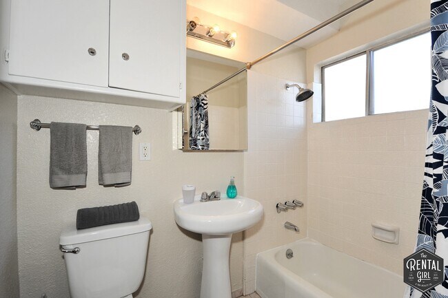 Building Photo - 313 Mildred Ave