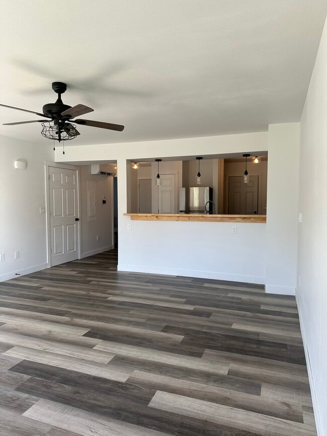 Building Photo - Valley View Estates A