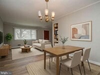 Building Photo - 4426 Hallet St