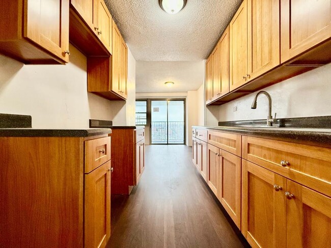 Building Photo - 1 bedroom in BRONX NY 10461