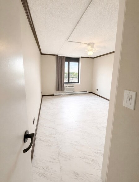 Building Photo - 9074 W Terrace Dr