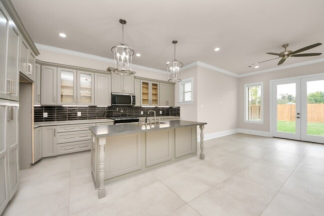 Building Photo - 6320 Milwee St