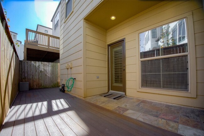 Building Photo - 232 Detering St