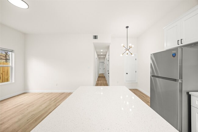 Building Photo - 9709 Pelsey St