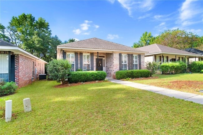 Building Photo - 6035 Magnolia Pl E