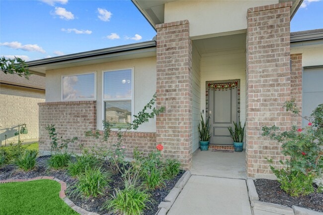 Building Photo - 7926 Murciana Dr