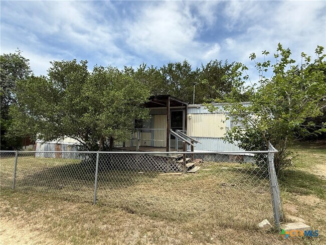Building Photo - 222 Six Pines Rd
