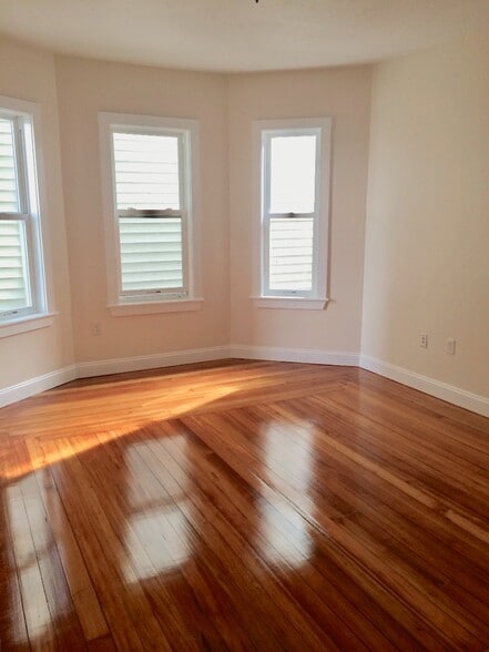 Building Photo - 1085 Dorchester Ave