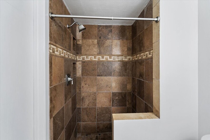 Building Photo - 263 W Garden Park Dr