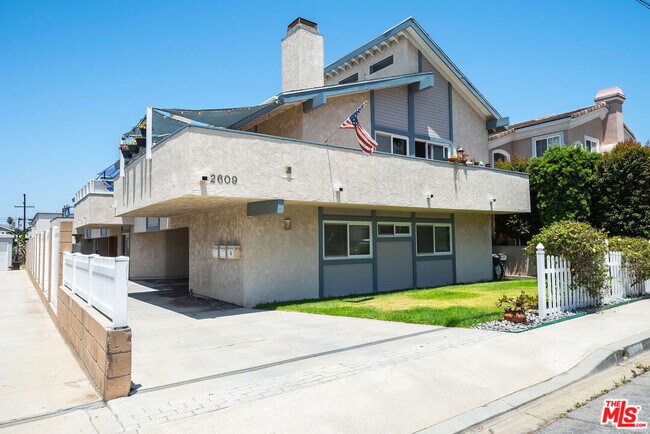 Primary Photo - 2609 Rockefeller Ln