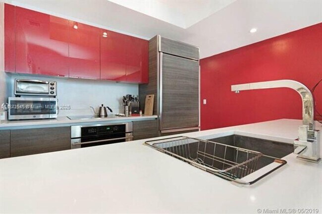 Building Photo - 1100 S Miami Ave