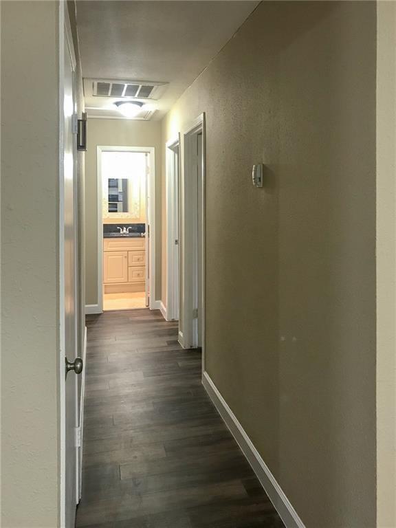 Building Photo - 10511 Robinwood Cir