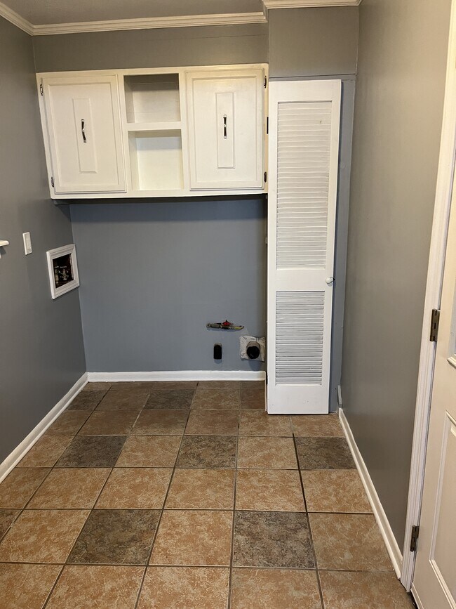 Building Photo - 2501 Havard Rd