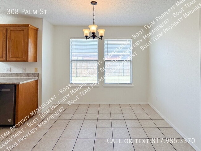 Building Photo - 308 Palm St