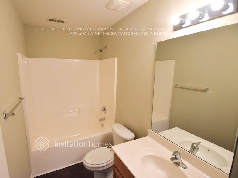 Building Photo - 2730 Shannon Dr