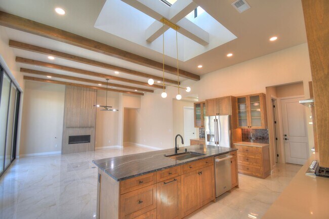 Building Photo - Brand New 3bd/2ba Available