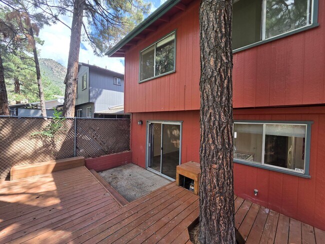 Building Photo - 3885 N Fanning Dr
