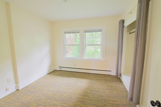 Building Photo - Bay View Living Near WWU – 1 & 3 Bedroom Units