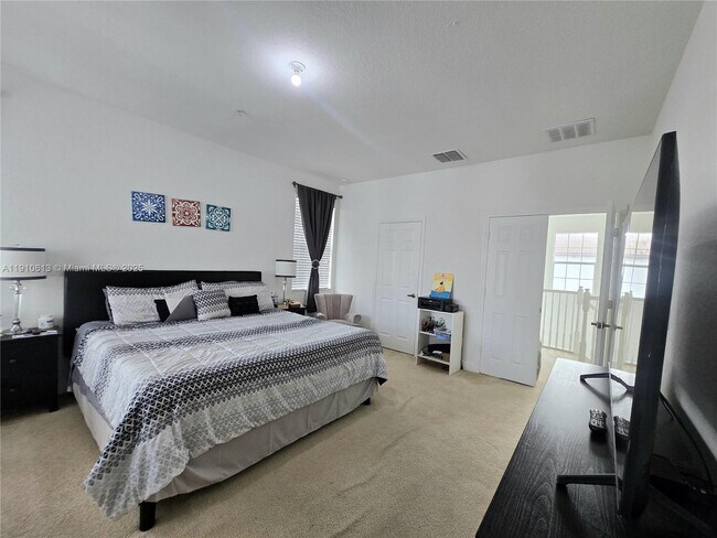 Building Photo - 11938 SW 26th Ct