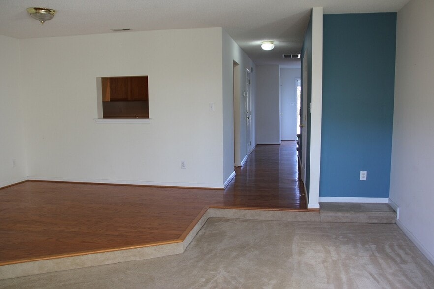 Building Photo - 148 River Walk Ct