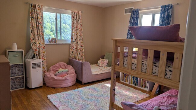 Building Photo - 3943 Boulevard Dr