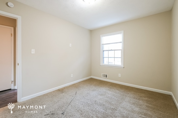 Building Photo - 563 Fawn Ct SE