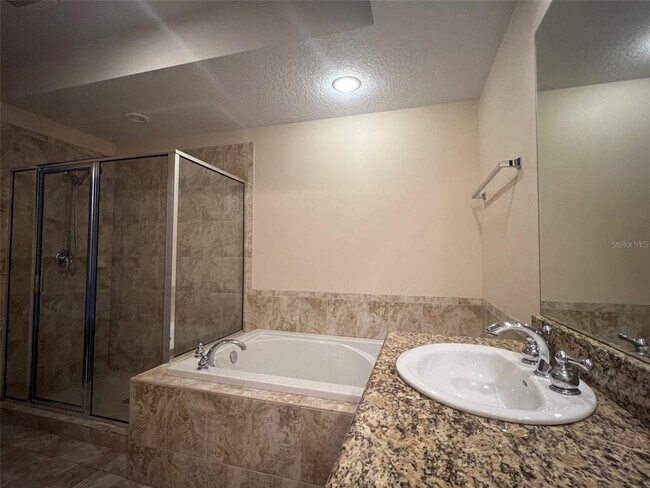 Building Photo - 642 Wells Ct