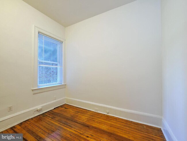 Building Photo - 2908 Q St NW