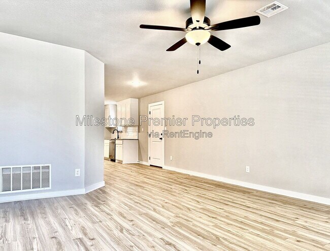Building Photo - 2384 Miller St