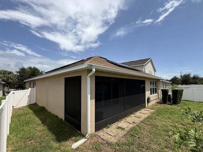 Building Photo - 8222 Willow Beach Dr