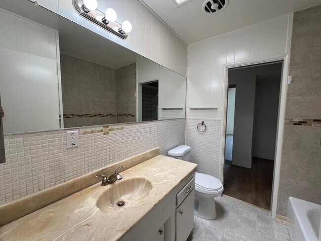 Building Photo - Nice Single Family Home in South Torrance