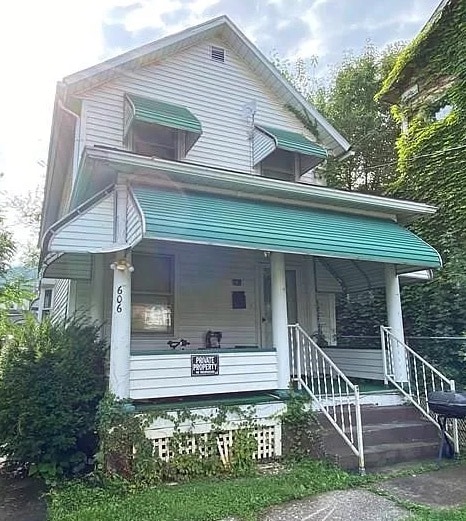 Building Photo - 606 Cypress Ave