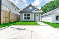 Building Photo - 16977 Glenheath St