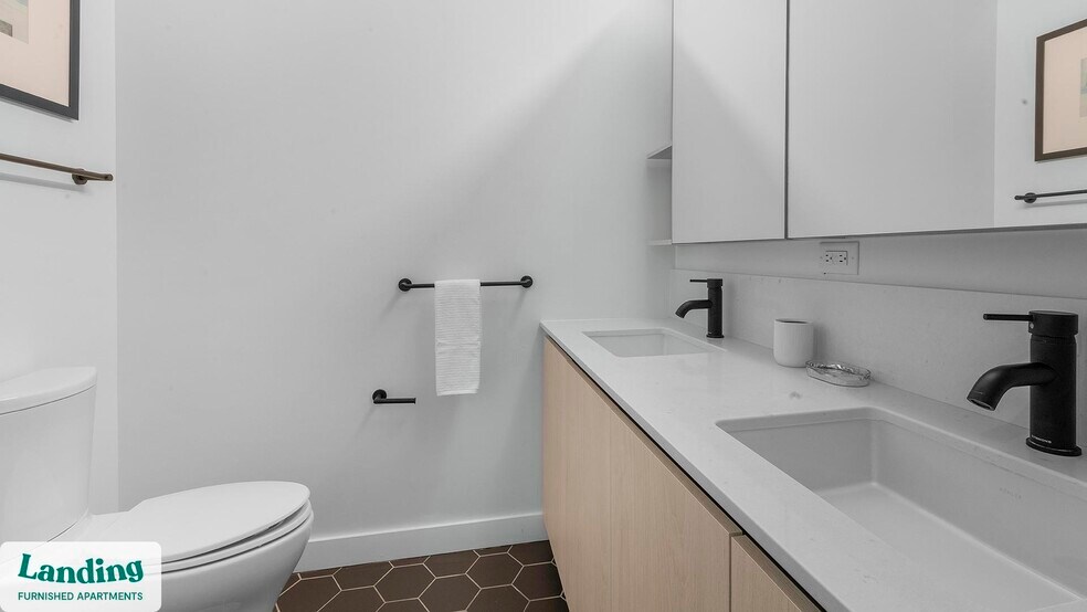 Building Photo - 1320 4th St NE