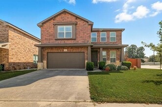 Building Photo - 913 Bloomfield Dr