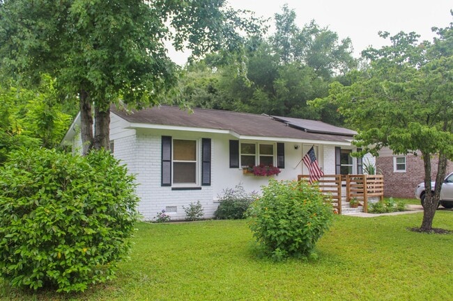 Primary Photo - Renovated 3-Bedroom Single-Story Home with...