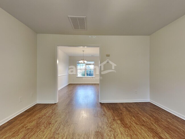 Building Photo - 3511 Valerie Dr