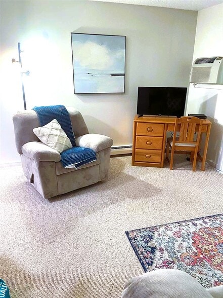 Building Photo - 11 Saint James Pl