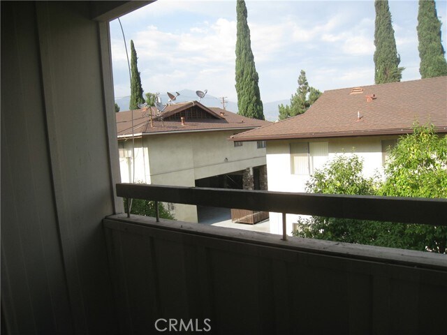 Building Photo - 747 Fairview Ave