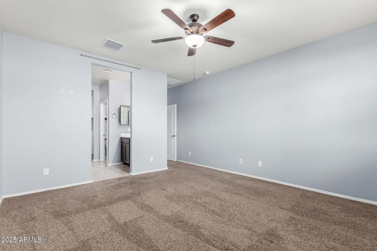 Building Photo - 1016 W Beacon Dr