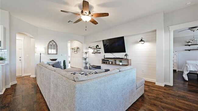 Building Photo - 436 Musgrav-